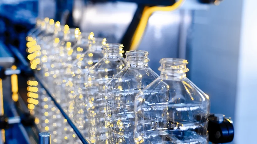 plastics-manufacturing-production-line plastic bottles production line