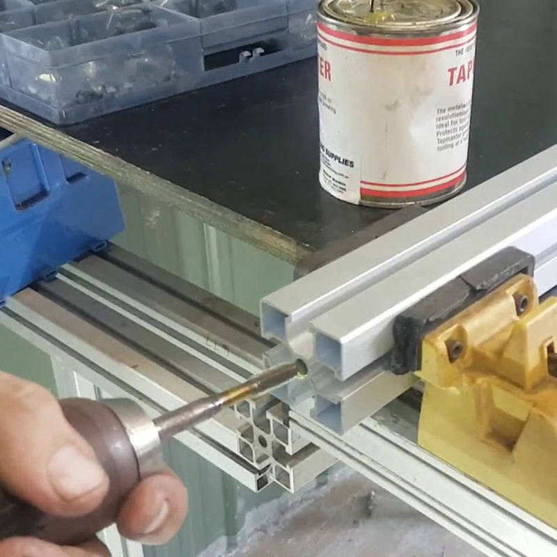 aluminum extrusion tapping