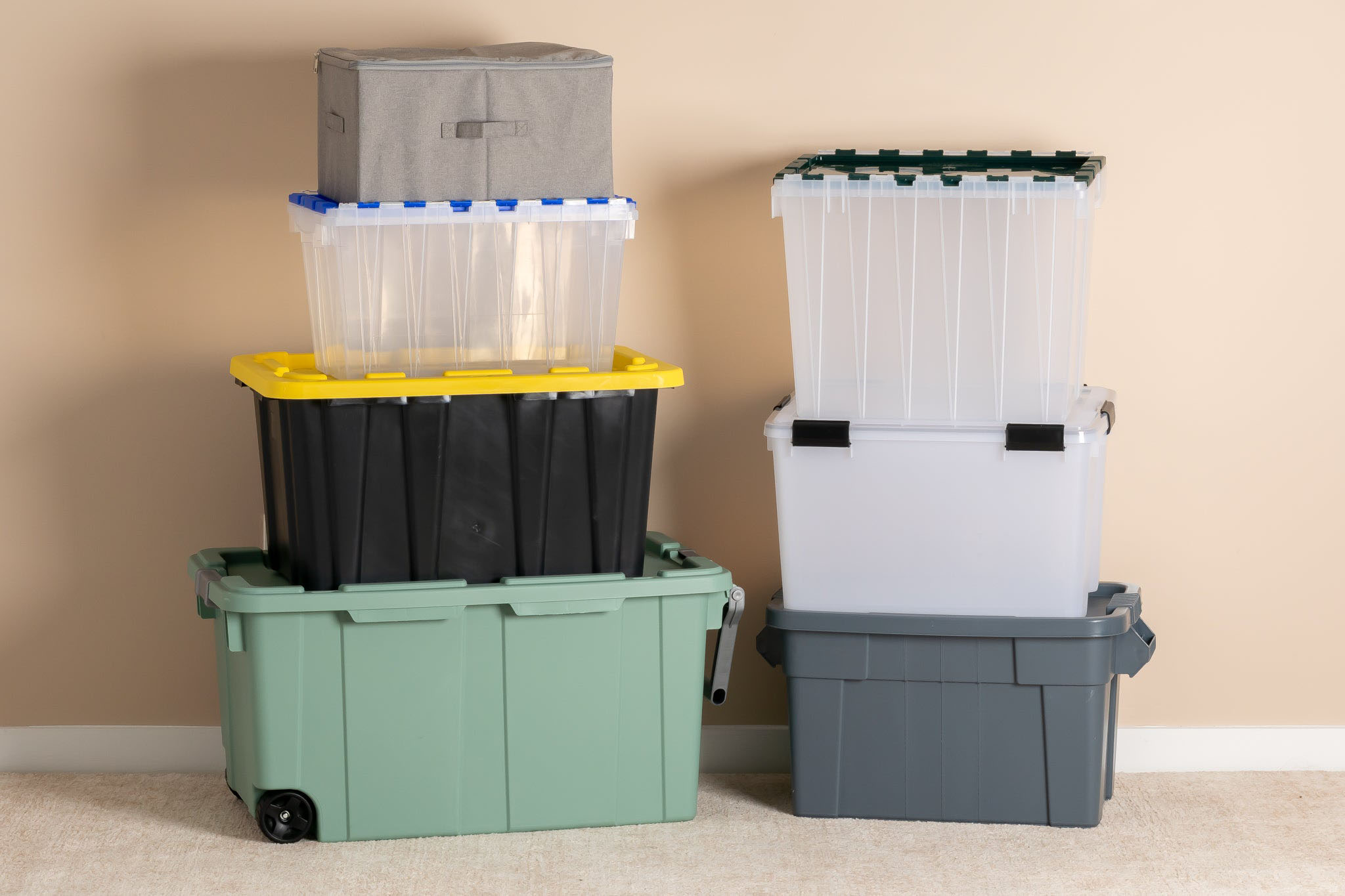 different storage containers suiting different usage and scenarios