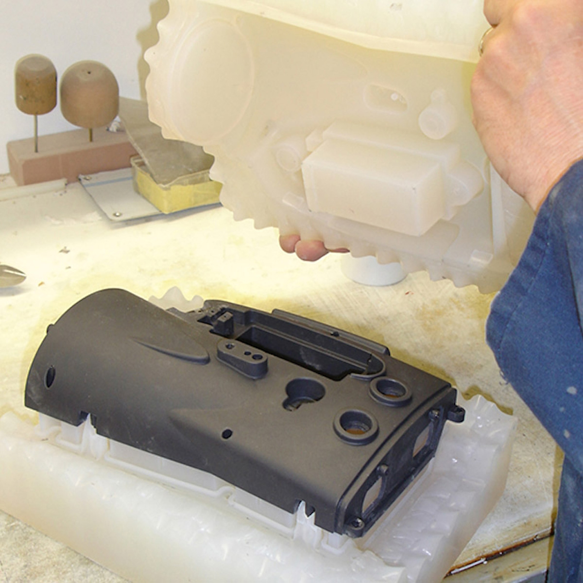 services-vacuum casting on-demand manufacturing services-vacuum casting