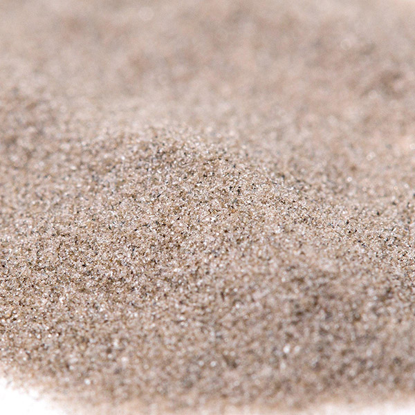 Aluminium Oxide Grit sandblasting medea close up