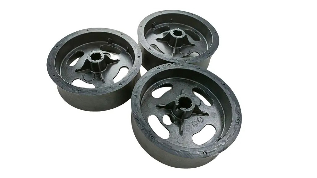 TPU and PC plastic injection overmolding sport accessories