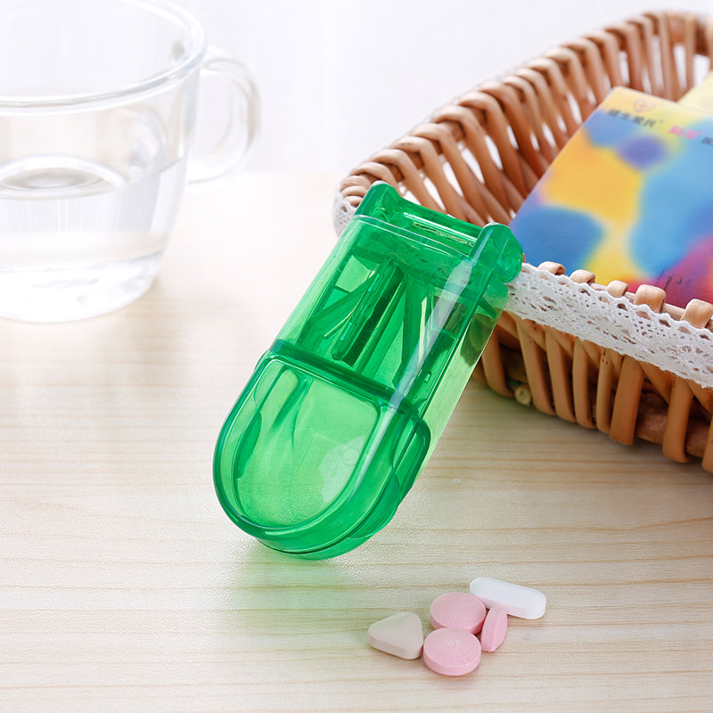 Portable Pill Cutter Splitter Case with PS Plastic Customized Color Divider Medicine Box