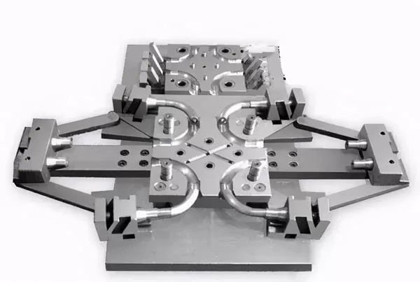 runners and gates in injection mold