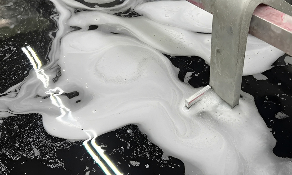 aluminum etching using alkaline etch solution